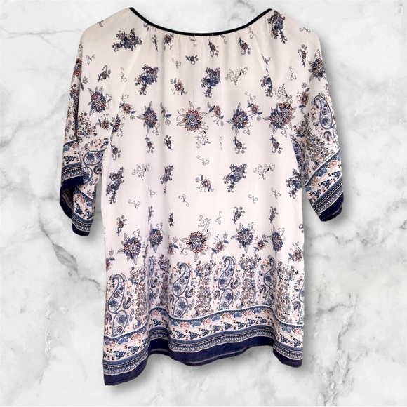 Passports Floral Print Women's Top - White and Blue Sz M Euc, 014 - Picture 2 of 2